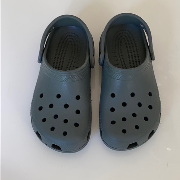 boys grey crocs